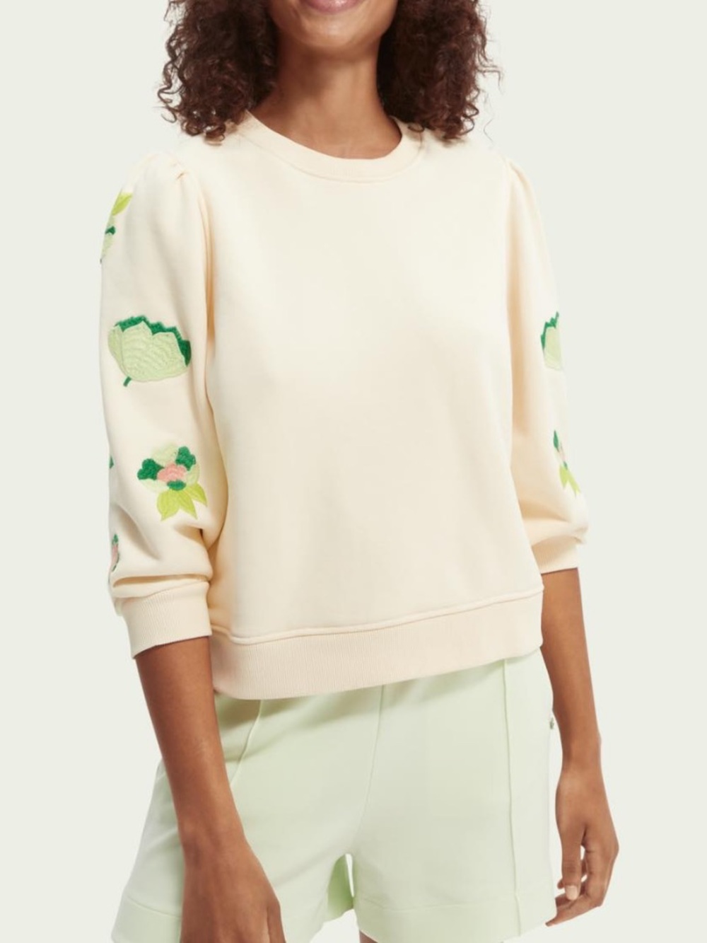 Like-NEW Scotch & Soda Cream Sweatshirt with Green Floral Embroidery size small